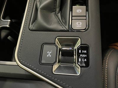 2025 Lexus GX thumbnail 22