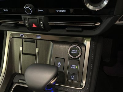 2025 Lexus GX thumbnail 24