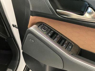 2025 Lexus GX thumbnail 29