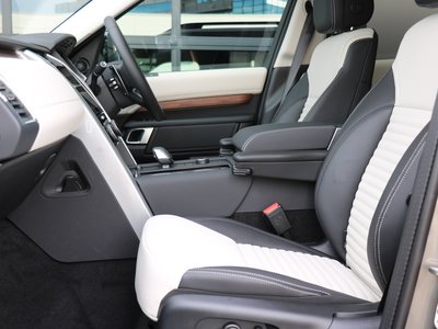 2025 LAND Rover DISCOVERY — фото 6