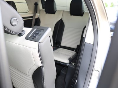 2025 LAND Rover DISCOVERY thumbnail 25