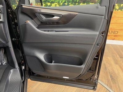 2025 Toyota ALPHARD — фото 47