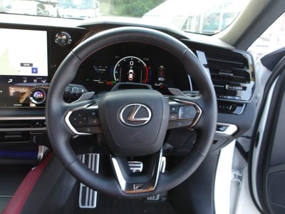2025 Lexus RX thumbnail 38