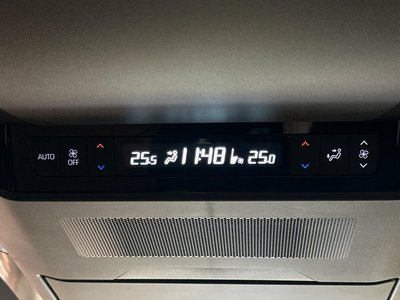 صورة 57 لـ 2026 Toyota VELLFIRE