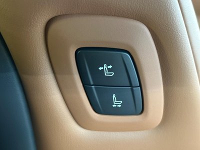 صورة 56 لـ 2026 Toyota VELLFIRE