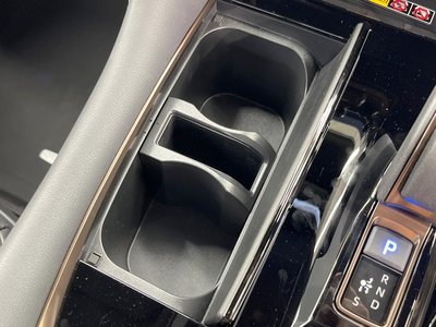 صورة 76 لـ 2025 Toyota ALPHARD