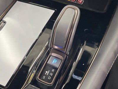 صورة 64 لـ 2025 Toyota ALPHARD