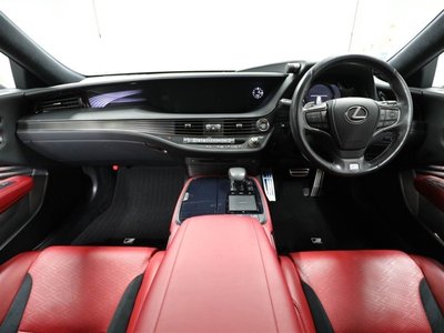 2019 Lexus LS — миниатюра 18