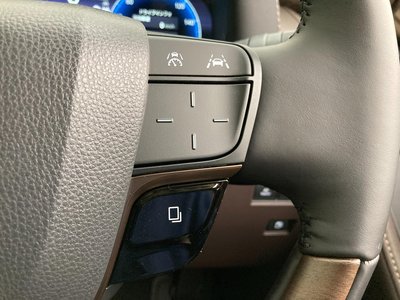 2025 Toyota ALPHARD — миниатюра 18