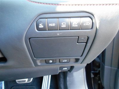 2022 Lexus LS thumbnail 25