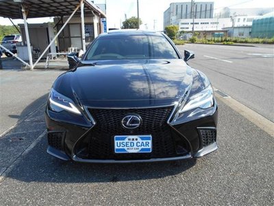 2022 Lexus LS photo 3