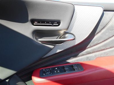 2022 Lexus LS photo 14