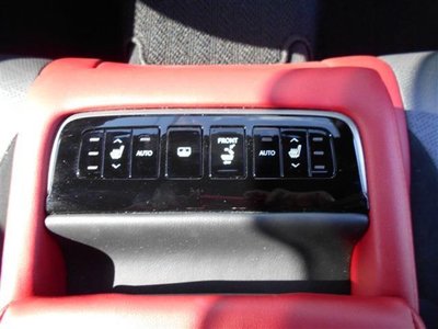 2022 Lexus LS photo 2