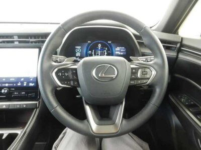صورة 8 لـ 2024 Lexus LBX