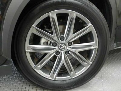 صورة 15 لـ 2024 Lexus LBX
