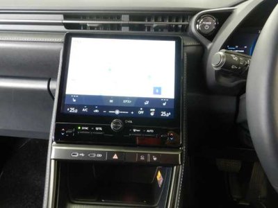 صورة 7 لـ 2024 Lexus LBX