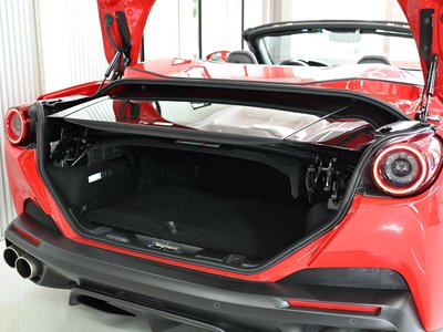 صورة 75 لـ 2018 Ferrari PORTOFINO