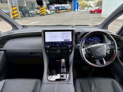2023 Toyota VELLFIRE photo 3