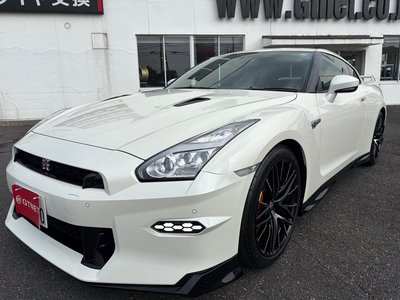2025 Nissan GT-R photo 1