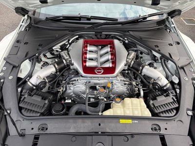 2025 Nissan GT-R photo 7