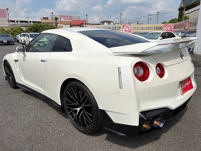 2025 Nissan GT-R photo 4