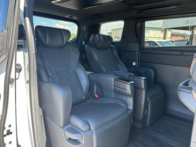 صورة 46 لـ 2024 Toyota VELLFIRE