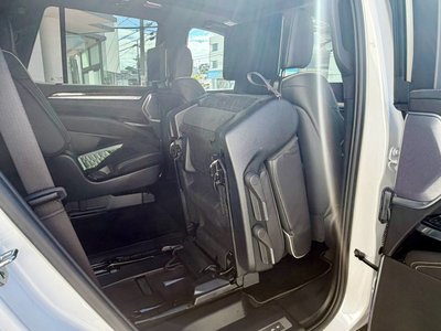 2025 Cadillac ESCALADE — миниатюра 26