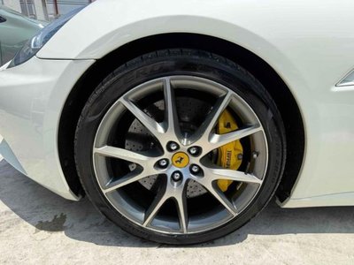 صورة مصغرة 39 لـ  Ferrari CALIFORNIA