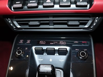 2022 Porsche 911 thumbnail 39
