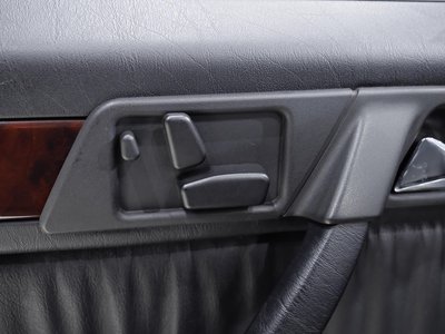 1995 Mercedes-BENZ E-CLASS 缩略图 40