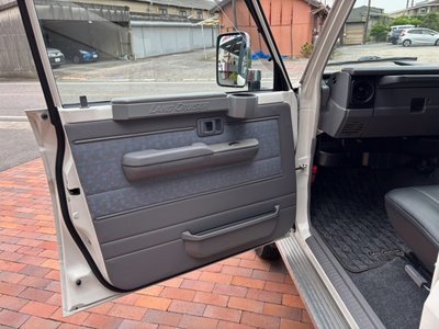 صورة 28 لـ 2002 Toyota LAND CRUISER 70