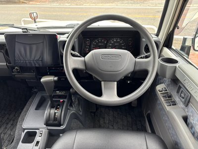 صورة 24 لـ 2002 Toyota LAND CRUISER 70