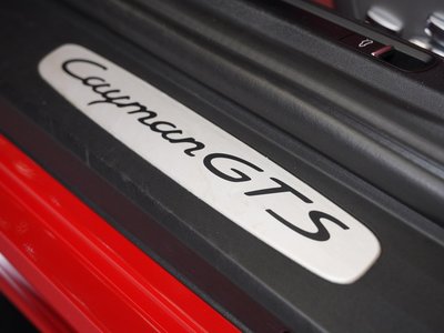 2016 Porsche CAYMAN thumbnail 31