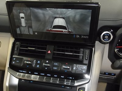 صورة 30 لـ 2023 Toyota LAND CRUISER 300