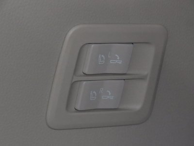 صورة 46 لـ 2023 Toyota LAND CRUISER 300