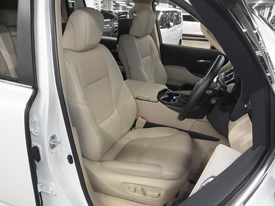 صورة 18 لـ 2023 Toyota LAND CRUISER 300