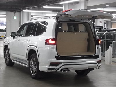 صورة 25 لـ 2023 Toyota LAND CRUISER 300