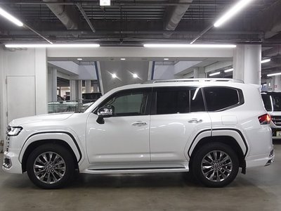 صورة 14 لـ 2023 Toyota LAND CRUISER 300