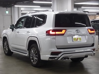 صورة 12 لـ 2023 Toyota LAND CRUISER 300