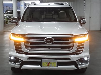 صورة 10 لـ 2023 Toyota LAND CRUISER 300
