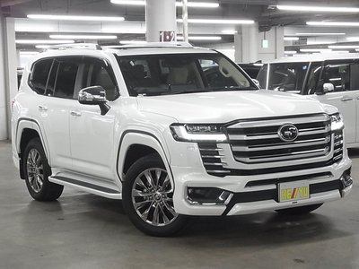 صورة 9 لـ 2023 Toyota LAND CRUISER 300