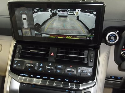 صورة 5 لـ 2023 Toyota LAND CRUISER 300