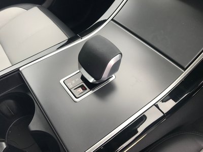 2024 LAND Rover RANGE ROVER VELAR thumbnail 35
