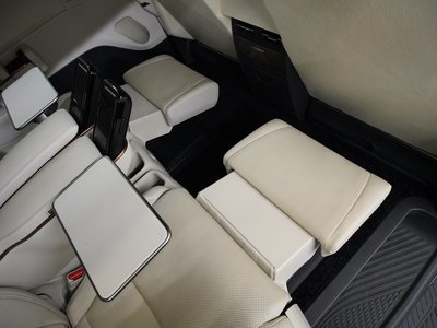 2025 Lexus LM thumbnail 51