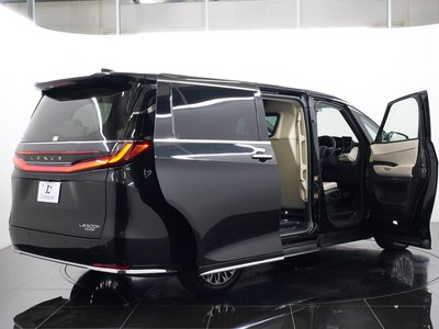 2025 Lexus LM thumbnail 37