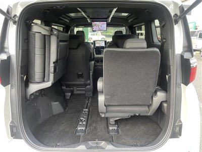 2024 Toyota ALPHARD — фото 33