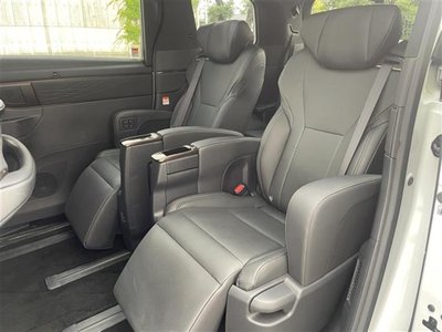 2024 Toyota ALPHARD — фото 30