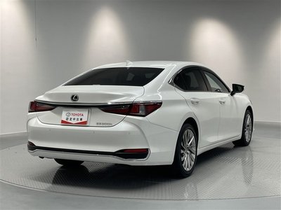 صورة مصغرة 13 لـ 2023 Lexus ES