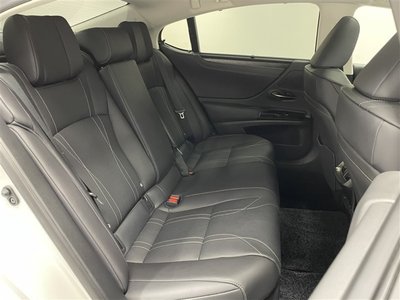 صورة مصغرة 18 لـ 2023 Lexus ES