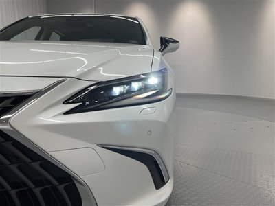 صورة مصغرة 38 لـ 2023 Lexus ES